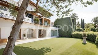 Maison à Supermaresme. Exclusiva casa con vistas al mar junto a campo de golf