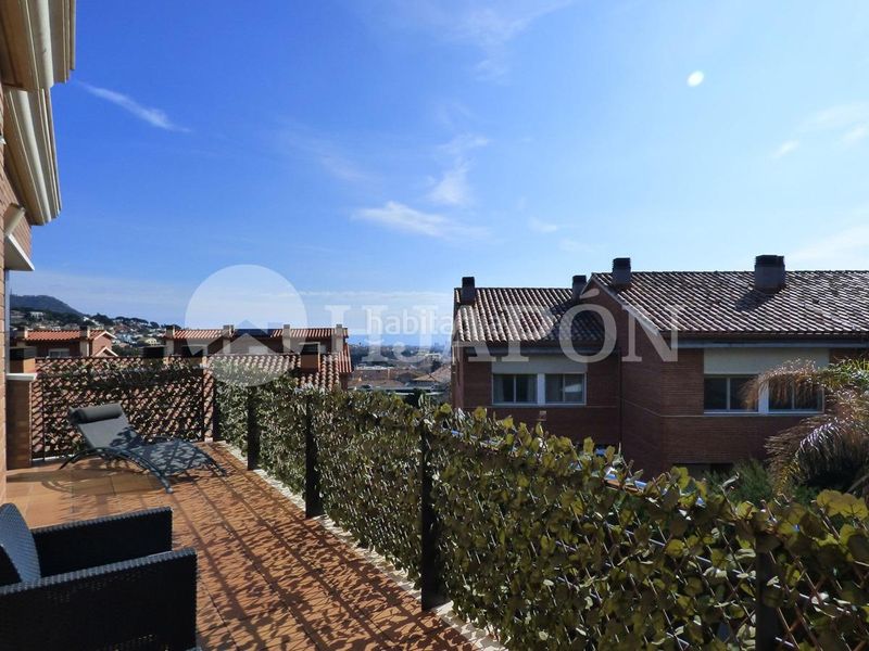 Foto 22be11c8-4d19-41cc-a325-5009ebb7af65. Towny house with heating parking pool in Vilassar de Dalt