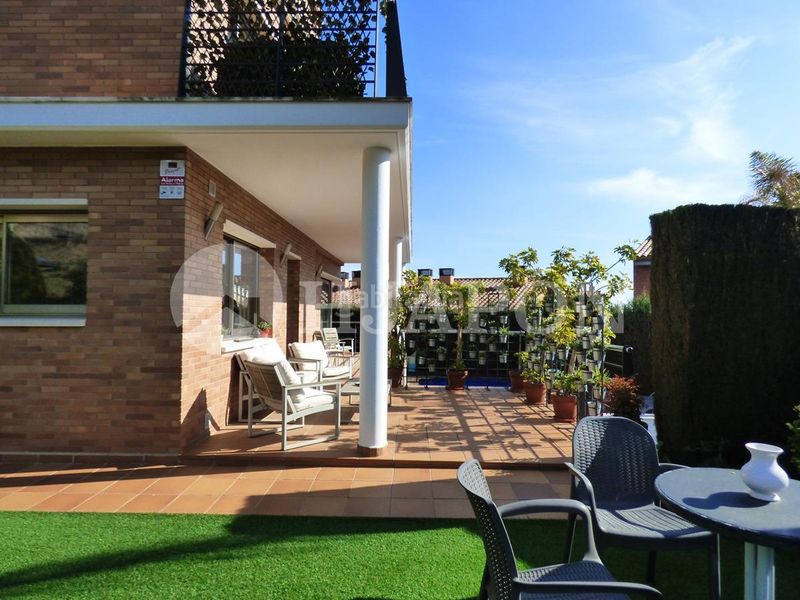 Foto bb05a0be-ac51-4ea3-a49c-e843b749dd11. Towny house with heating parking pool in Vilassar de Dalt