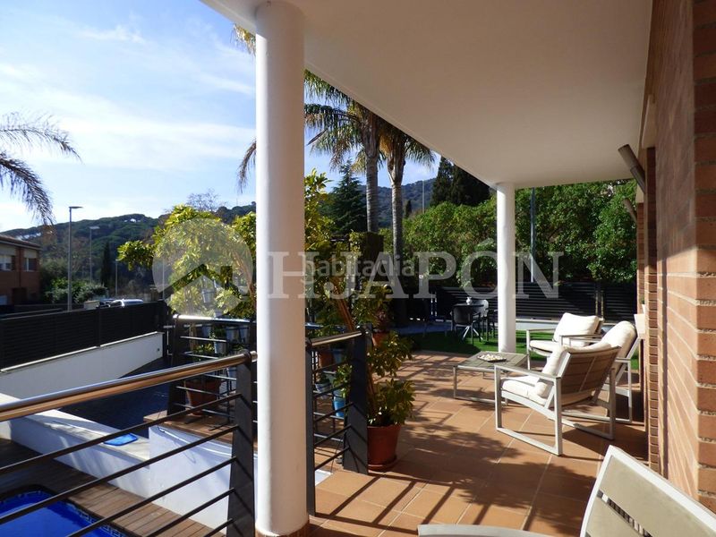 Foto d0b70f48-e2c7-428e-9174-562e40cfe56a. Towny house with heating parking pool in Vilassar de Dalt