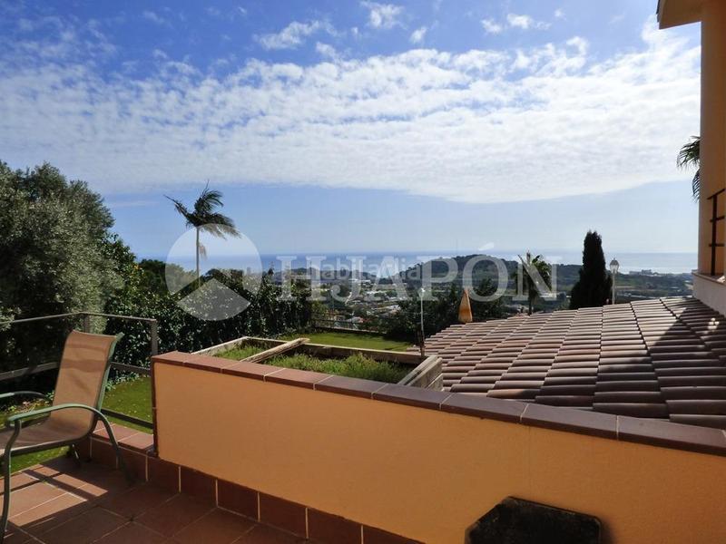 Foto 04ce8ca5-19ae-4f4f-86ca-55dbcec7064a. Casa vistas panorámicas al mar y barcelona en Mas Ram Badalona