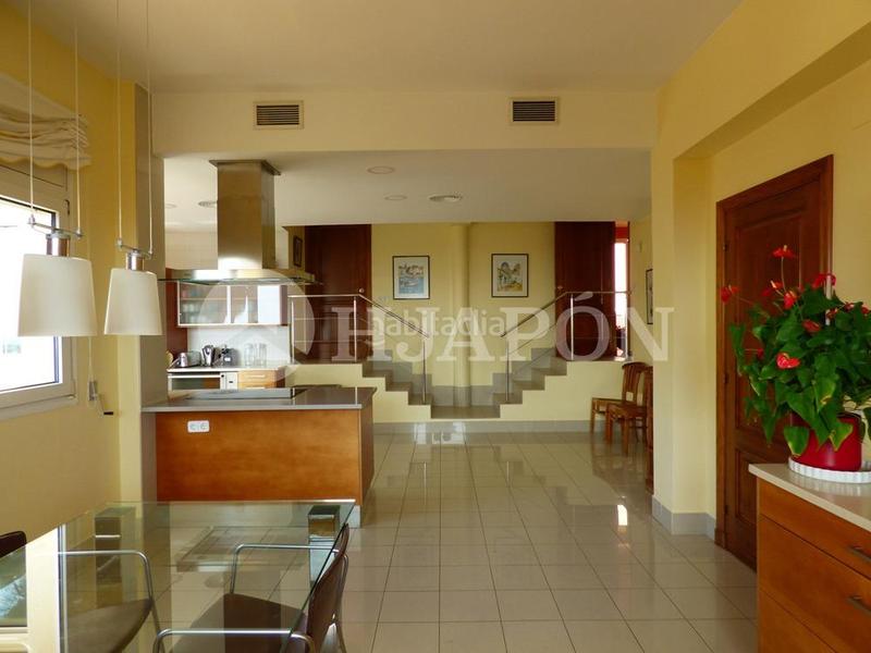 Foto 2985b9a7-1bda-4d23-8bcd-d0da18c3a004. Casa vistas panorámicas al mar y barcelona en Mas Ram Badalona