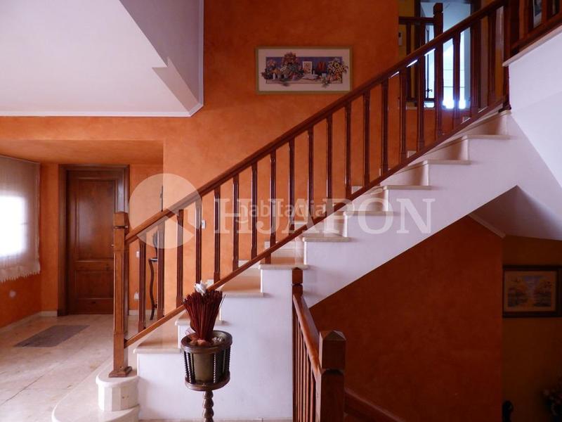 Foto 4a80b39e-df66-4789-a09b-c82612bc8131. Casa vistas panorámicas al mar y barcelona en Mas Ram Badalona