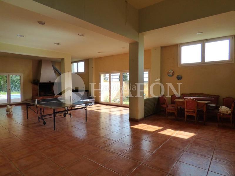 Foto 690f2d40-502f-4397-bae1-e7192b09cd0e. Casa vistas panorámicas al mar y barcelona en Mas Ram Badalona