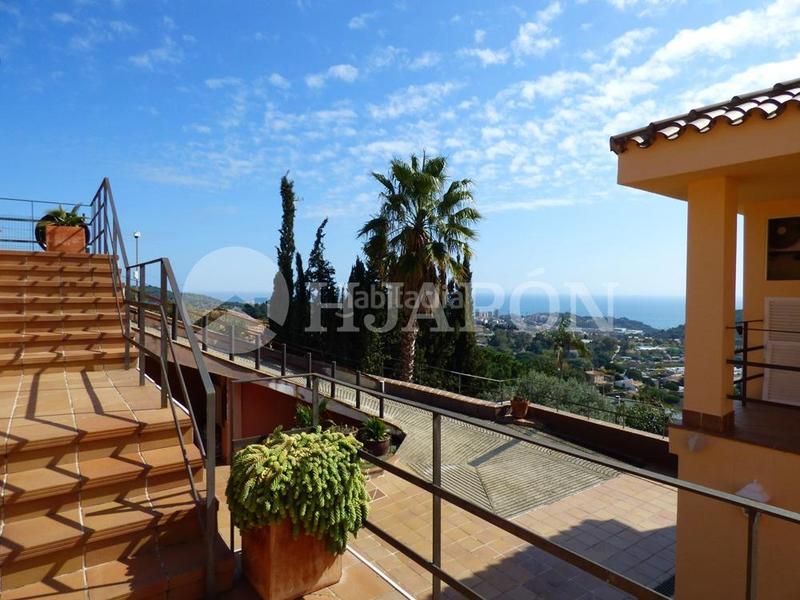Foto 7cccbdef-604f-450c-a53a-4e90053fe3ba. Casa vistas panorámicas al mar y barcelona en Mas Ram Badalona