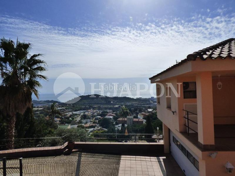 Foto 7eed573d-4b6b-4eb9-8f7f-8f6d5d54a1d0. Casa vistas panorámicas al mar y barcelona en Mas Ram Badalona