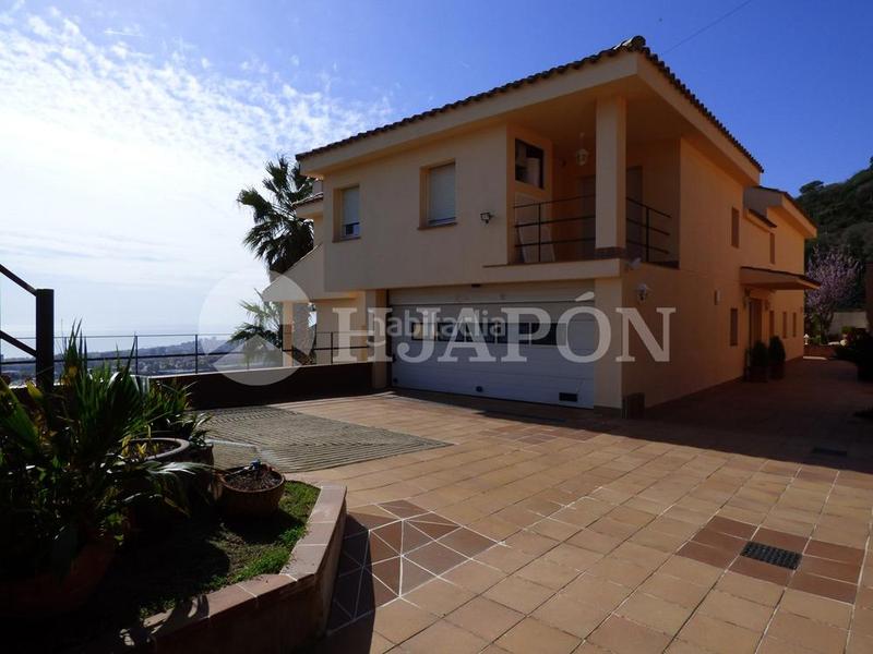 Foto 97a46668-eba7-4de5-ae15-124a8aa5c94f. Casa vistas panorámicas al mar y barcelona en Mas Ram Badalona