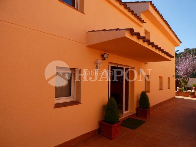 Foto cf5435e1-feb0-44ae-b66f-3826cc0c044a. Casa vistas panorámicas al mar y barcelona en Mas Ram Badalona