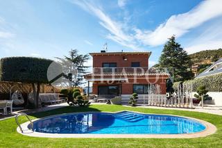 Casa a Mas Ram. Fabulosa casa con piscina en mas ram.