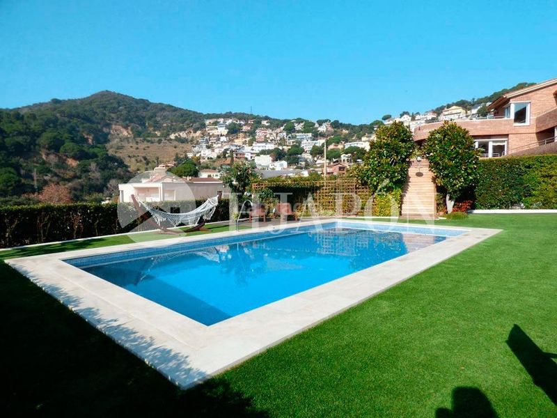 Foto 9e38da47-af8f-46c7-add0-b64ea8269b00. Casa amb calefacció aparcament piscina a Alella