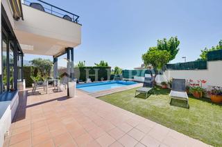 Maison à Alella. Diseño, privacidad y vistas en el corazón del maresme