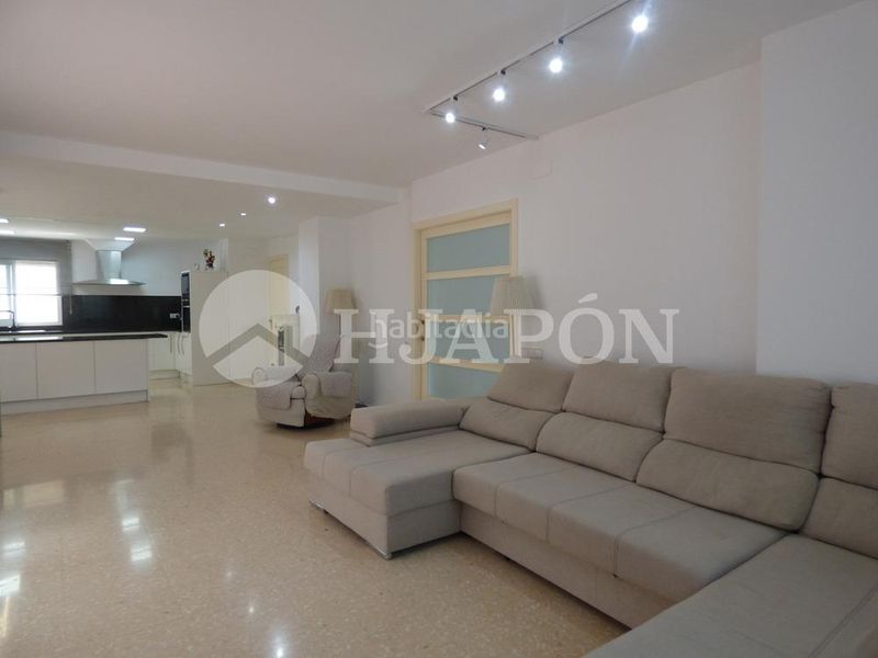 Foto 5804113d-7fb7-452d-b6b0-ecd30087a995. Casa amb aparcament piscina a Alella