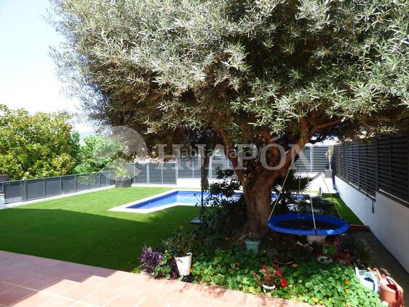Foto 9ff4c831-6216-488e-8d02-0842659c71bd. Casa amb aparcament piscina a Alella