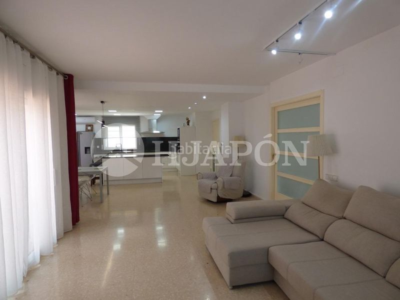 Foto a6a43165-b07c-423d-be7e-1bcd434650c3. Casa amb aparcament piscina a Alella