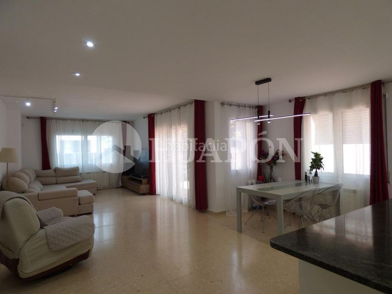 Foto c64035ee-f4ca-442d-82e1-c0b921ac3d3b. Casa amb aparcament piscina a Alella