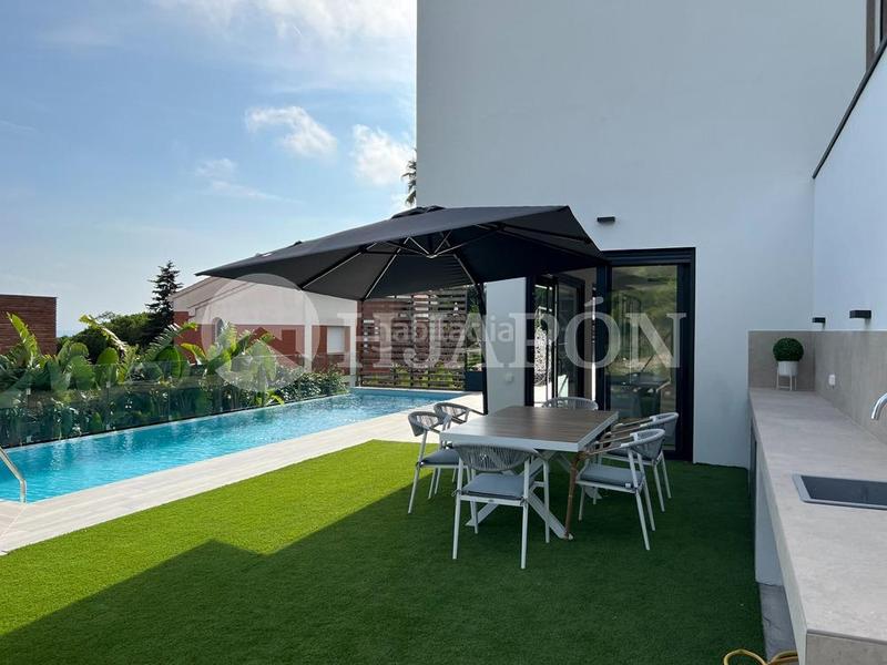 Foto 981cd8fc-c77c-4e34-b834-7d44f9e3e600. Casa amb calefacció aparcament piscina a Teià