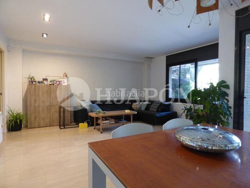 Foto 113115f4-d1e3-4d24-87f6-f76bb4633544. Reihenhaus mit heizung parking pool in Sector Est Premià de Mar