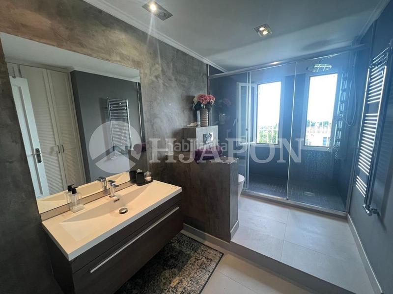 Foto 040b1666-95dd-483b-80db-1df0603290eb. Casa amb calefacció aparcament piscina a Alella