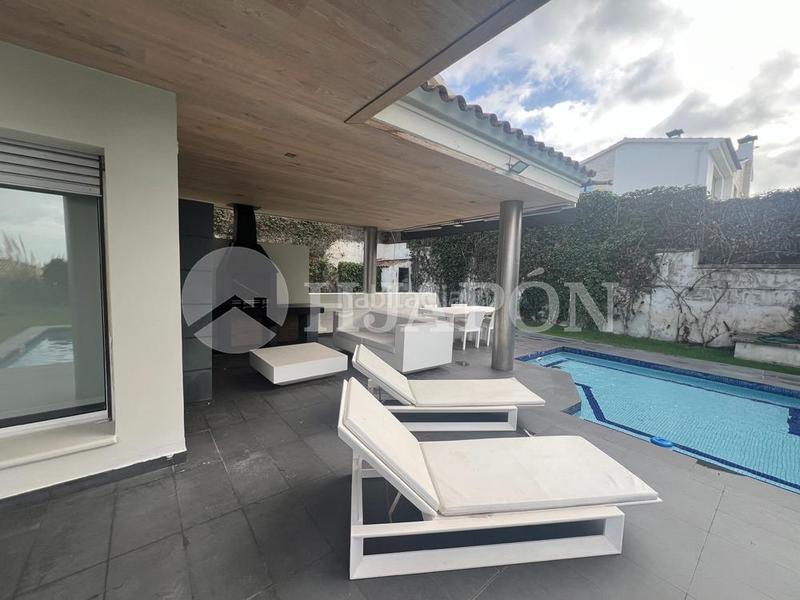 Foto 0531cbc8-c364-4a56-bfc8-89278221535f. Casa amb calefacció aparcament piscina a Alella