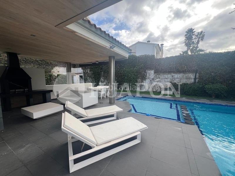 Foto 157a18f4-43ef-453f-a336-2d6432787d5b. Casa amb calefacció aparcament piscina a Alella