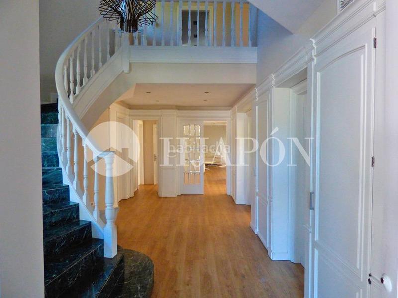 Foto 35f836d6-c4af-42e4-8280-55f32ba47960. Casa amb calefacció aparcament piscina a Alella