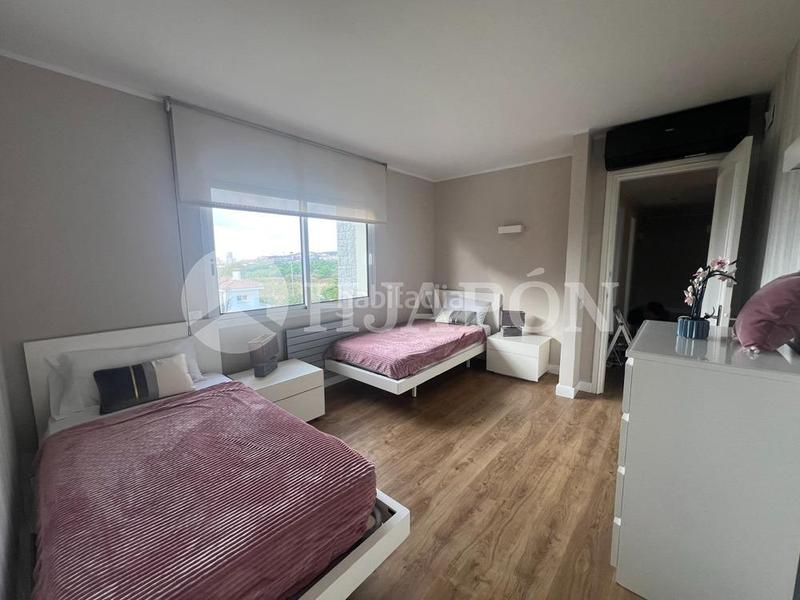 Foto 85064f86-b51a-4012-b4ad-de3024ac5752. Casa amb calefacció aparcament piscina a Alella