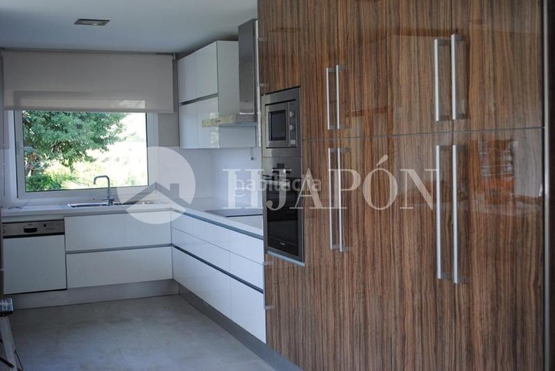 Foto baa22ea3-f9ff-49a9-9599-b34386a5a261. Casa amb calefacció aparcament piscina a Alella