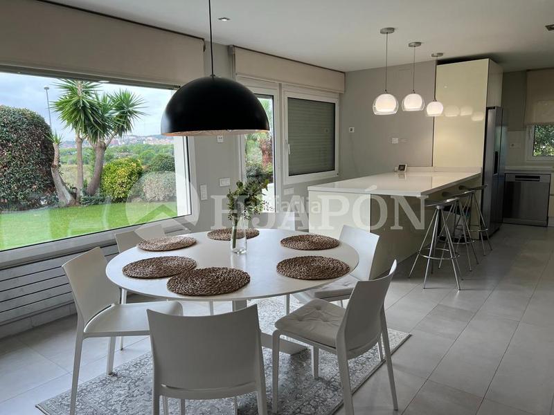 Foto e7653beb-16da-4862-8b4e-9b1d7812d68c. Casa amb calefacció aparcament piscina a Alella