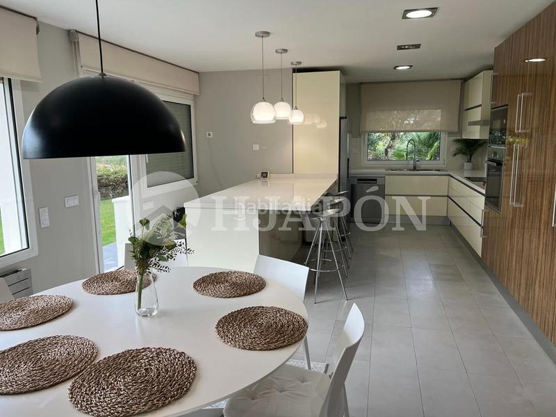 Foto ec13bdaa-9173-43d4-8037-754abee2d37f. Casa amb calefacció aparcament piscina a Alella