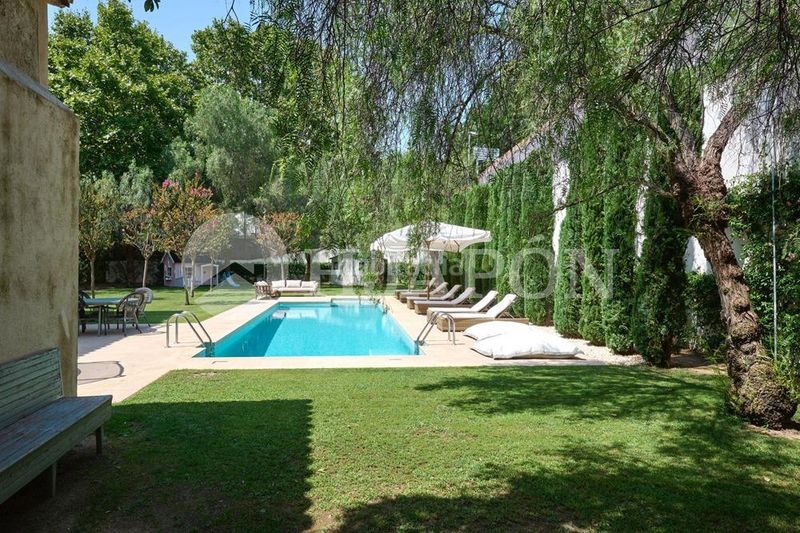 Foto a1a9fbd0-e267-42dc-8783-1d6f0d9cacc8. Casa amb aparcament piscina a Alella