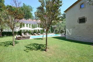 Maison à Alella. Masia toda reformada del siglo xv en alella centro.