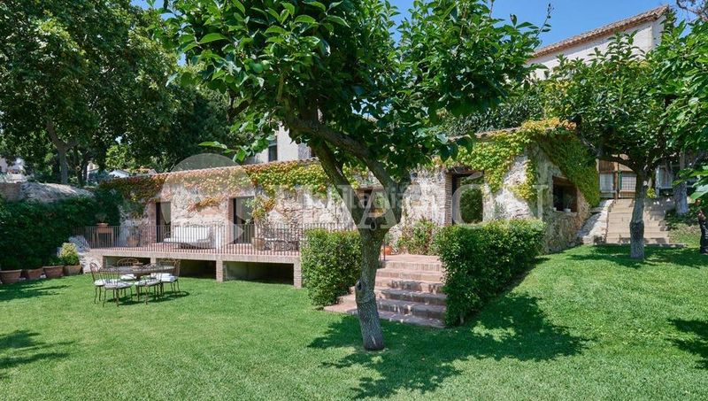 Foto e7505344-d277-4dfb-a0ea-1b4f3147a791. Casa amb aparcament piscina a Alella