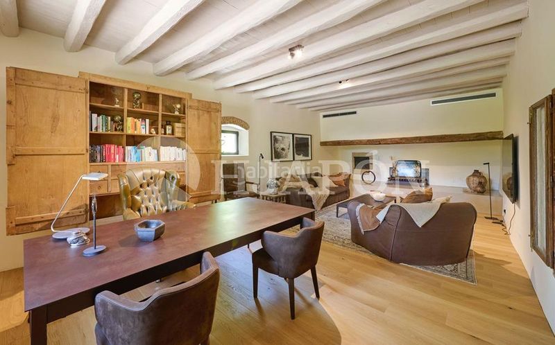 Foto f5376ec5-e447-4f87-9c03-0941e3beff87. Casa amb aparcament piscina a Alella