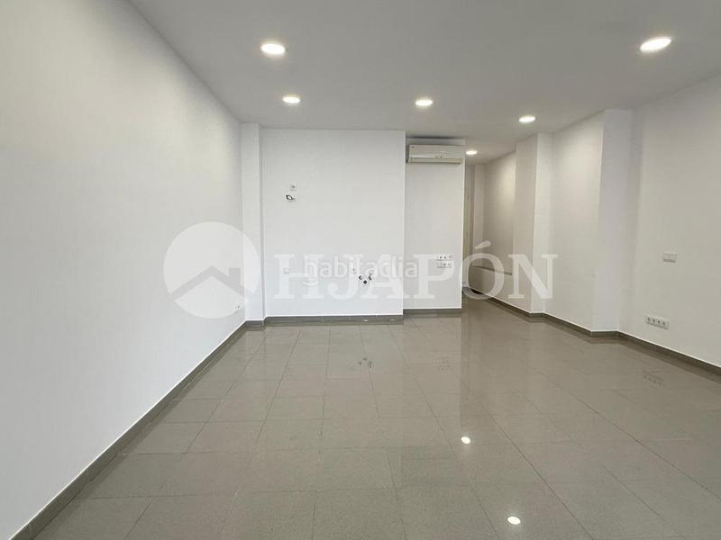 Foto 1c57119f-9ce9-44f3-821a-22d904ff14f1. Lloguer local comercial a Lloreda Badalona