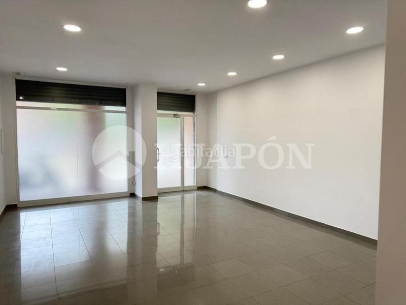 Foto 45fa258a-a560-4d86-b61a-59f0f2f711d1. Lloguer local comercial a Lloreda Badalona