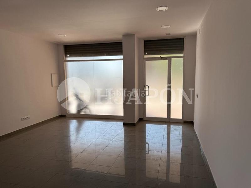 Foto 811fb467-8fc8-4873-b1e5-8f61114923dc. Lloguer local comercial a Lloreda Badalona
