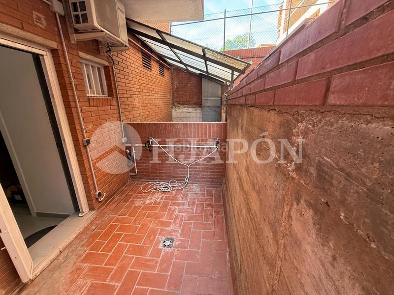 Foto ae0e2906-d6fa-455f-ad80-a6b42ddfe3a5. Miete büro in Lloreda Badalona