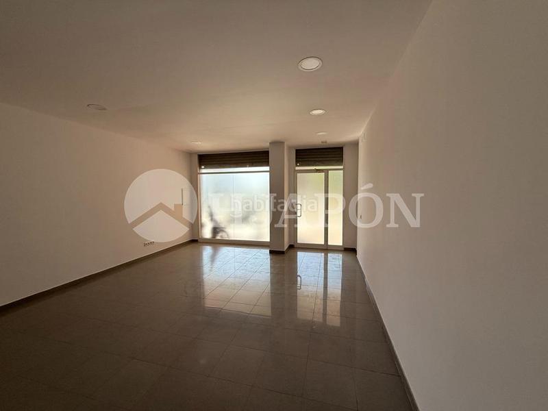 Foto cf9016eb-53b5-4f10-ab81-1e39ed8a29bb. Miete büro in Lloreda Badalona