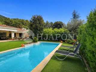 Casa en Teià. Exclusiva propiedad en pleno centro de teia