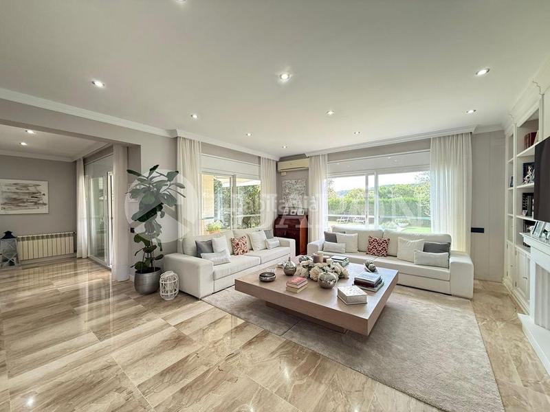 Foto d6f15fb1-92e8-49d8-a4c8-71a1a051735c. Casa exclusiva propiedad en pleno centro de teia en Teià