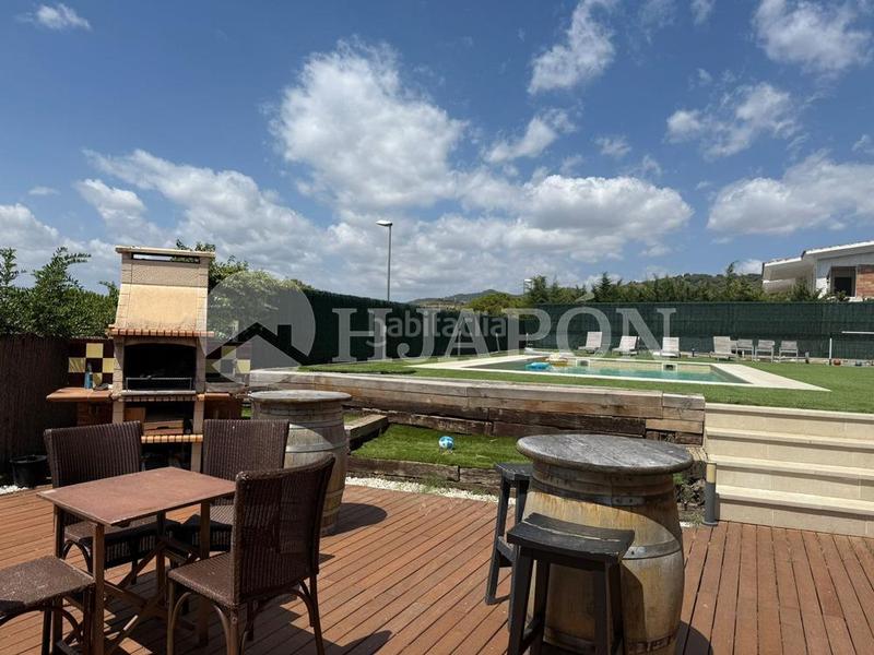 Foto 04567346-fb74-42c8-9c10-56f3849ac4dc. Casa  con piscina exterior y interior . en Alella