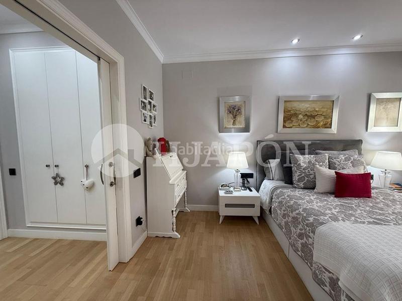 Foto 03148e4e-6b37-4124-935f-48e910d6d564. Casa  con piscina y jardin . en Teià