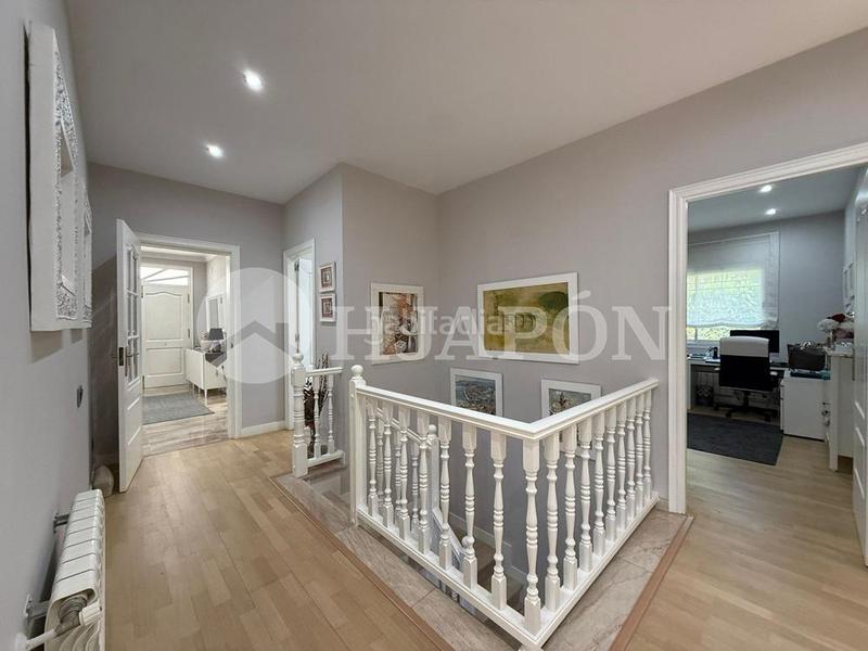 Foto 3fc3b643-95cc-43d8-9924-b238ea2b74e2. Casa  con piscina y jardin . en Teià