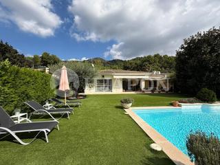Casa a Teià. Casa con piscina y jardin en teià.