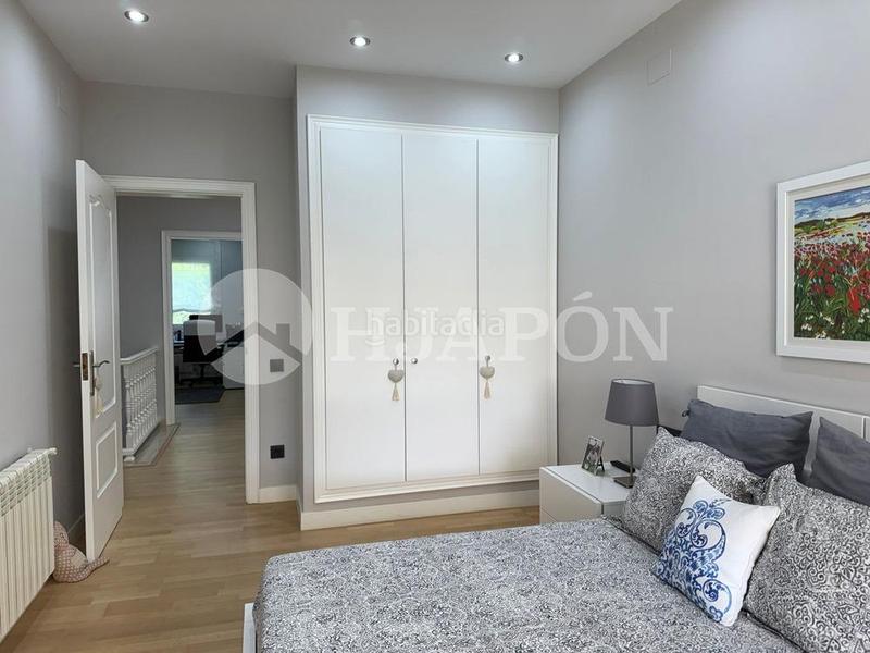 Foto cb003fd0-e078-4942-a582-4d54481ec03b. Casa  con piscina y jardin . en Teià