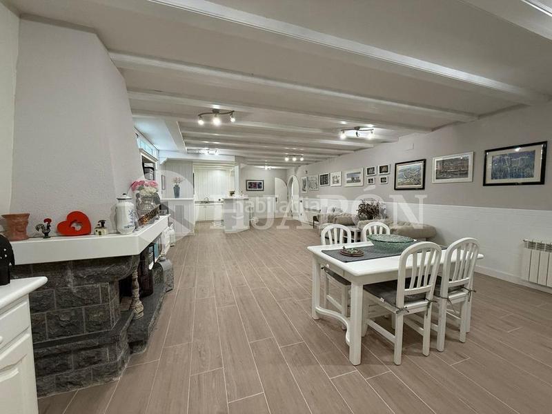 Foto e393894f-fc87-4974-9495-31a1206d6209. Casa  con piscina y jardin . en Teià