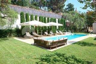 Casale in Alella. Masia con piscina ubicada en alella.