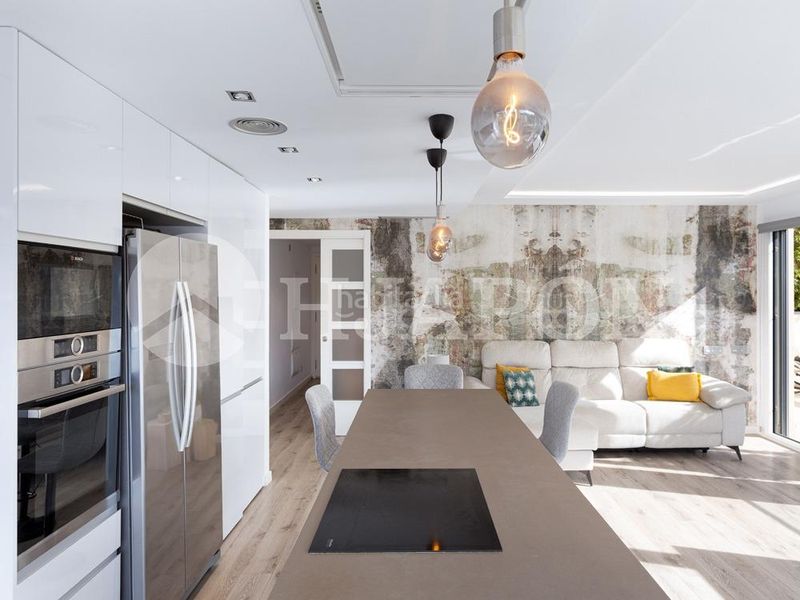 Foto d868b351-7d42-4cbc-95f2-41729a478bcc. Pis amb aparcament piscina a Alella