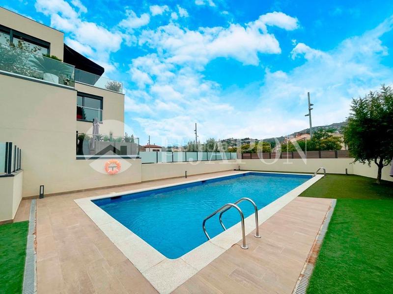 Foto e22f8d1d-c893-43d4-b025-665fc1ab32f9. Appartamento con riscaldamento parcheggio piscina in Alella