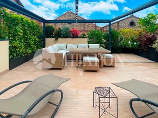 Etagenwohnung in Alella. Exclusivo apartamento de lujo totalmente amueblado y acabados de